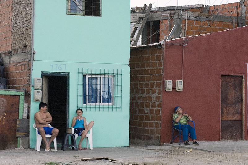 20071201_173359  D200 4000x2667.jpg - Buenos Aires slum (photos taken in moving car as driver had to drive through quickly)